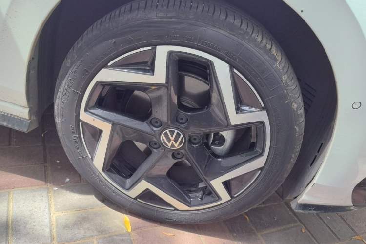Used Volkswagen Golf 2025 300TSI R-Line Right Front Wheel Hub