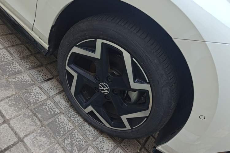Used Volkswagen Golf 2025 300TSI R-Line Right Front Wheel Hub