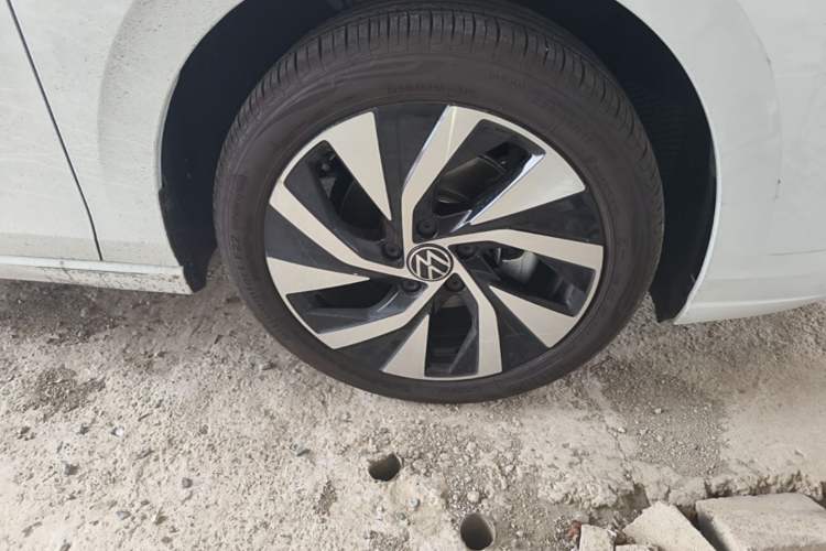 Used Volkswagen Golf 2025 Facelifted 300TSI Pro Right Front Wheel Hub