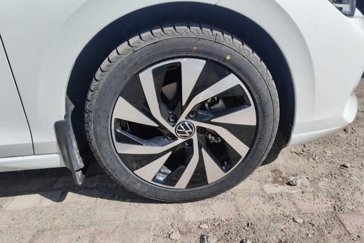 Used Volkswagen Golf 2025 Facelifted 300TSI Pro Right Front Wheel Hub