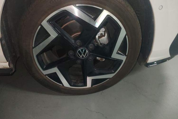 Used Volkswagen Golf 2025 300TSI R-Line Right Front Wheel Hub