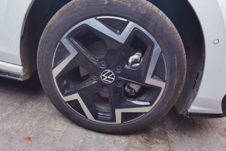 Used Volkswagen Golf 2025 300TSI R-Line Right Front Wheel Hub