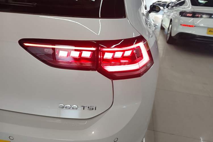 Used Volkswagen Golf 2025 300TSI R-Line Right Rear Taillight