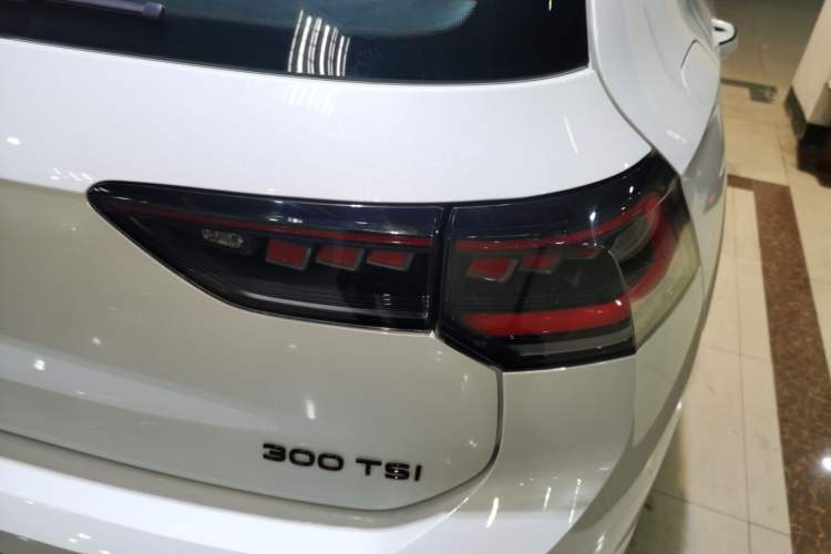 Used Volkswagen Golf 2025 300TSI R-Line Right Rear Taillight