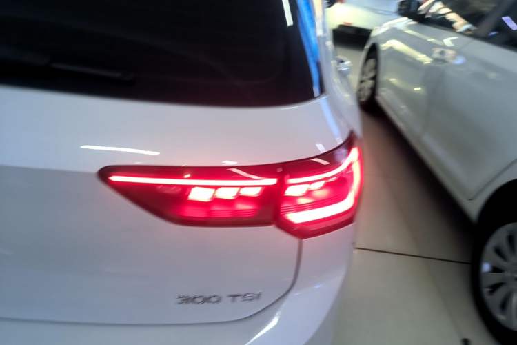 Used Volkswagen Golf 2025 300TSI R-Line Right Rear Taillight