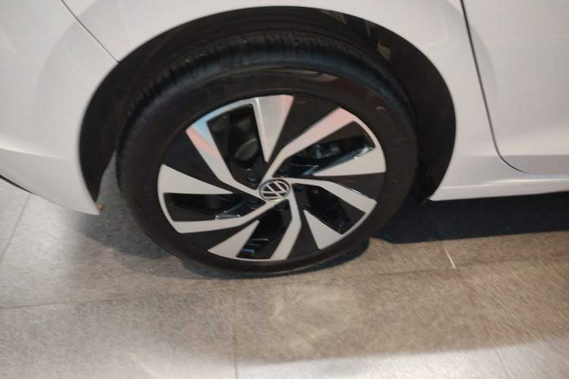 Used Volkswagen Golf 2025 300TSI Pro Right Rear Wheel Hub