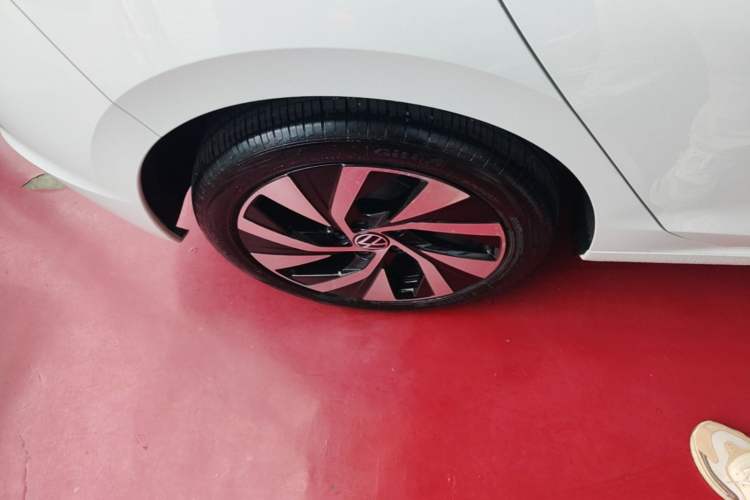 Used Volkswagen Golf 2025 Facelifted 300TSI Pro Right Rear Wheel Hub
