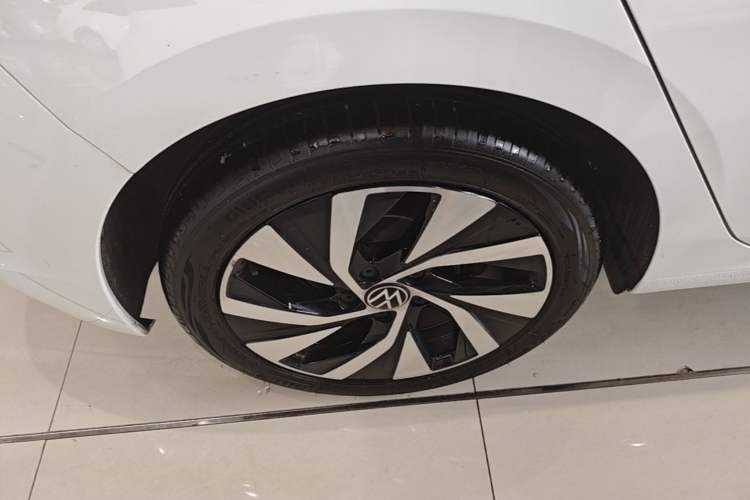 Used Volkswagen Golf 2025 300TSI Pro Right Rear Wheel Hub
