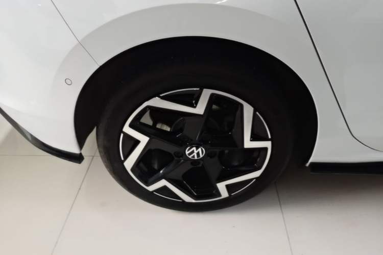 Used Volkswagen Golf 2025 300TSI R-Line Right Rear Wheel Hub