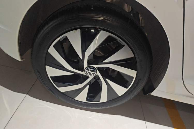 Used Volkswagen Golf 2025 300TSI Pro Right Rear Wheel Hub
