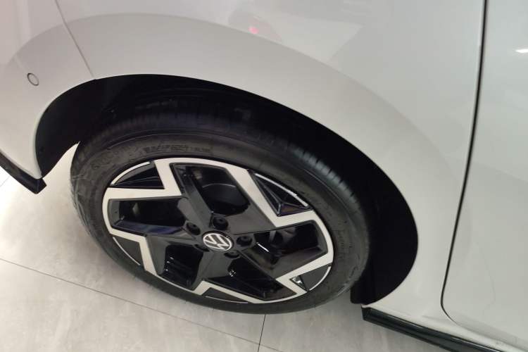 Used Volkswagen Golf 2025 300TSI R-Line Right Rear Wheel Hub