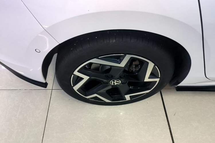 Used Volkswagen Golf 2025 300TSI R-Line Right Rear Wheel Hub