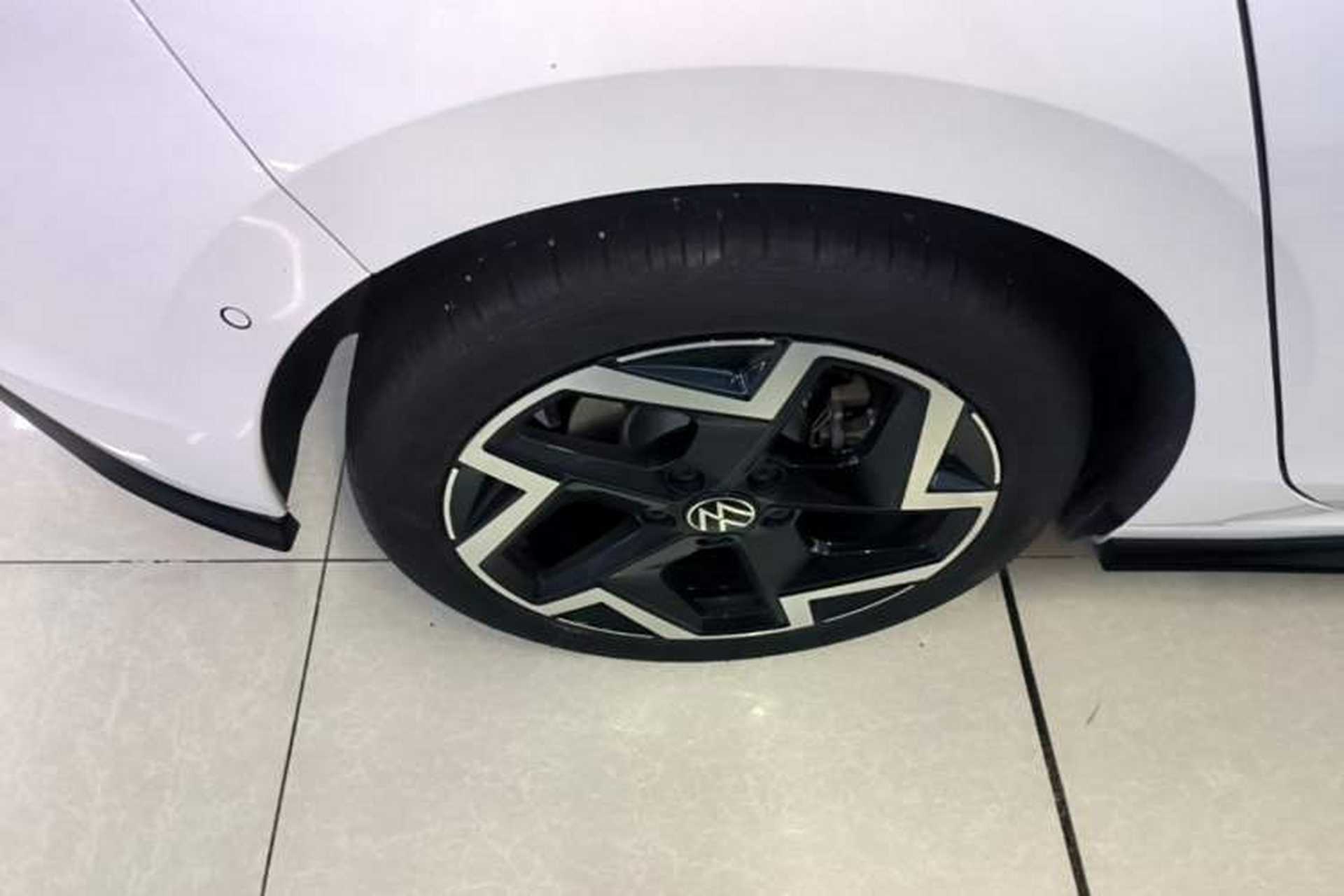 Used Volkswagen Golf 2025 300TSI R-Line Right Rear Wheel Hub