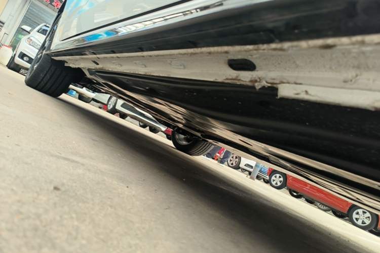 Used Volkswagen Golf 2025 300TSI R-Line Right Side Sill