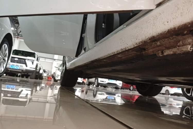 Used Volkswagen Golf 2025 300TSI Pro Right Side Sill