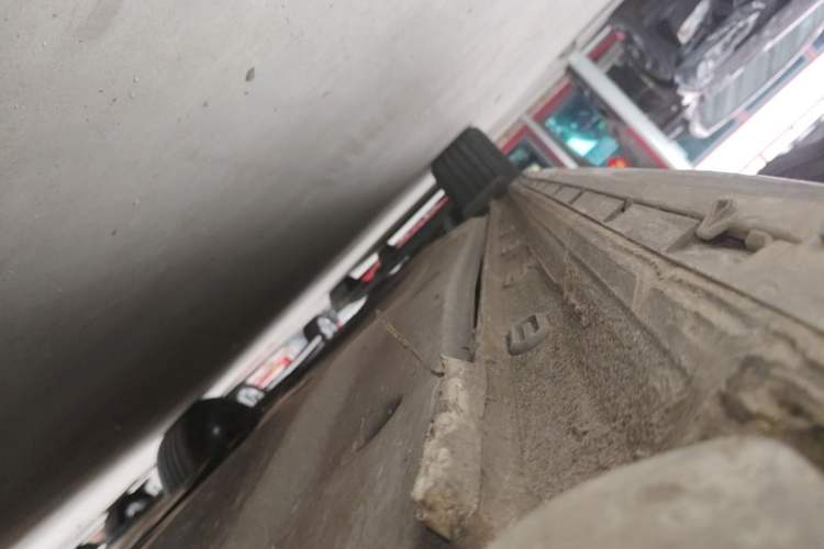 Used Volkswagen Golf 2025 300TSI R-Line Right Side Sill