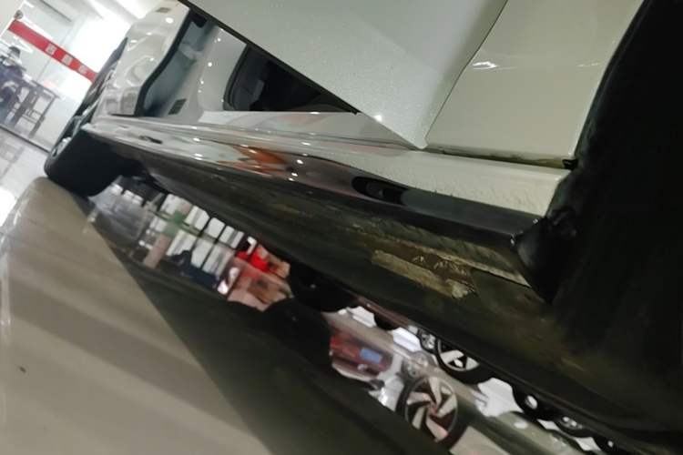 Used Volkswagen Golf 2025 300TSI R-Line Right Side Sill