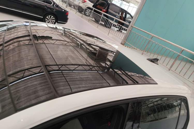 Used Volkswagen Golf 2025 300TSI R-Line Roof
