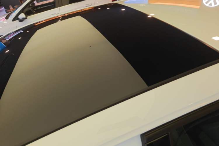 Used Volkswagen Golf 2025 300TSI R-Line Roof