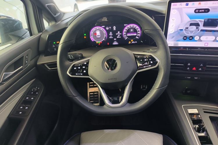 Used Volkswagen Golf 2025 300TSI R-Line Steering Wheel