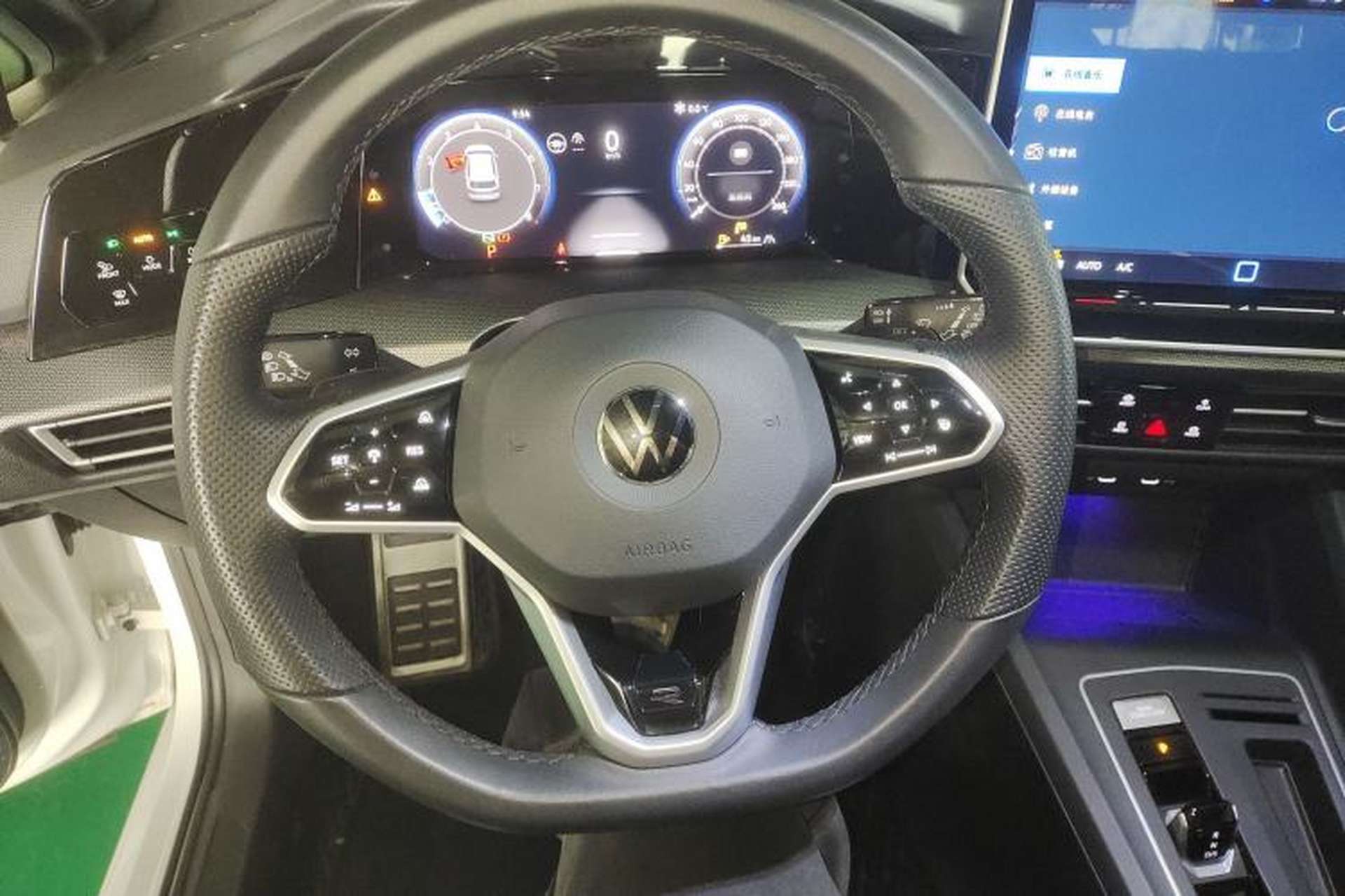 Used Volkswagen Golf 2025 300TSI R-Line Steering Wheel