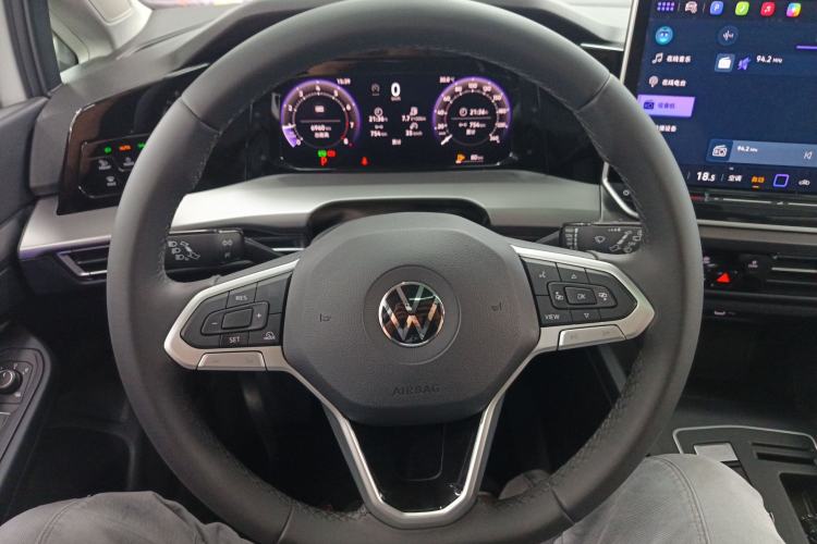 Used Volkswagen Golf 2025 Facelifted 300TSI Pro Steering Wheel