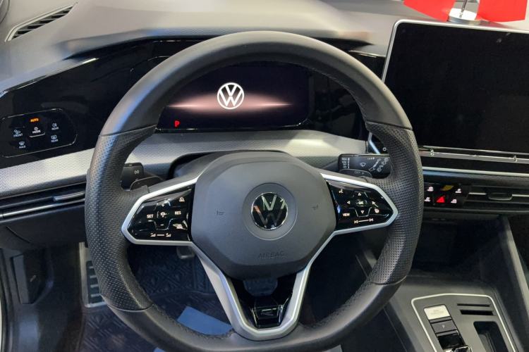 Used Volkswagen Golf 2025 300TSI R-Line Steering Wheel