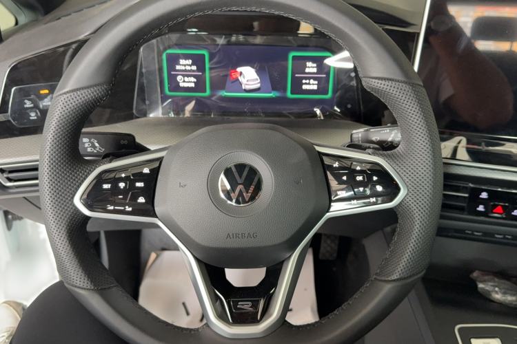 Used Volkswagen Golf 2025 Facelifted II 300TSI R-Line Steering Wheel