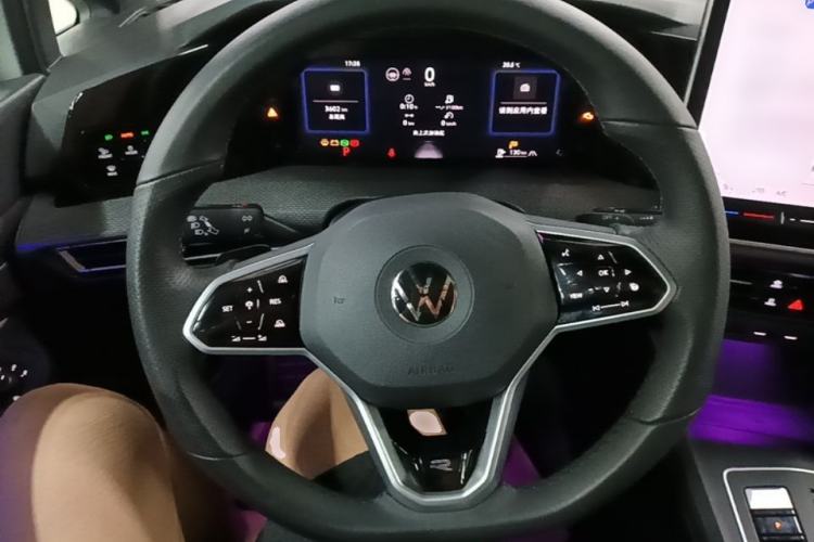 Used Volkswagen Golf 2025 300TSI R-Line Steering Wheel