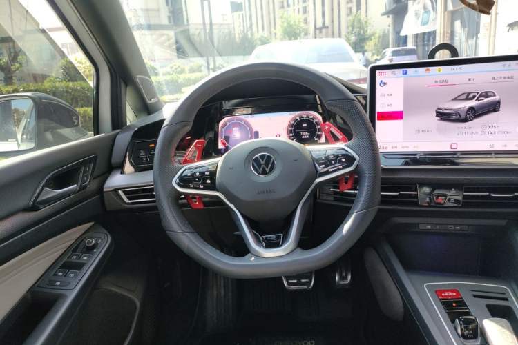 Used Volkswagen Golf 2025 300TSI R-Line Steering Wheel