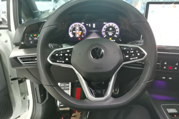 Used Volkswagen Golf 2025 300TSI R-Line Steering Wheel