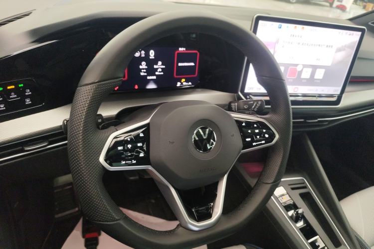 Used Volkswagen Golf 2025 300TSI R-Line Steering Wheel