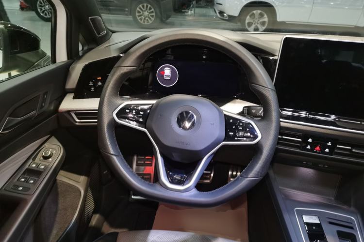 Used Volkswagen Golf 2025 300TSI R-Line Steering Wheel