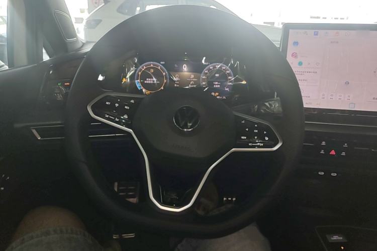 Used Volkswagen Golf 2025 300TSI R-Line Steering Wheel