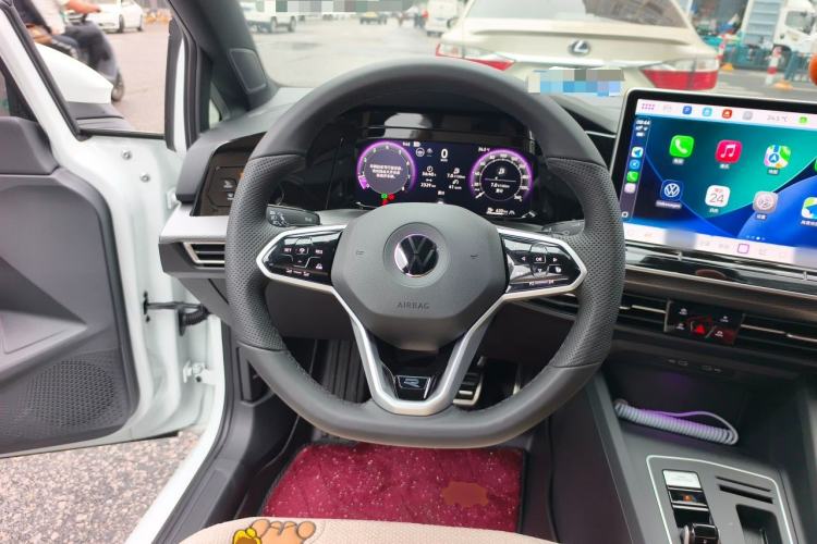 Used Volkswagen Golf 2025 300TSI R-Line Steering Wheel