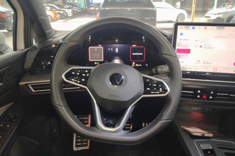 Used Volkswagen Golf 2025 300TSI R-Line Steering Wheel