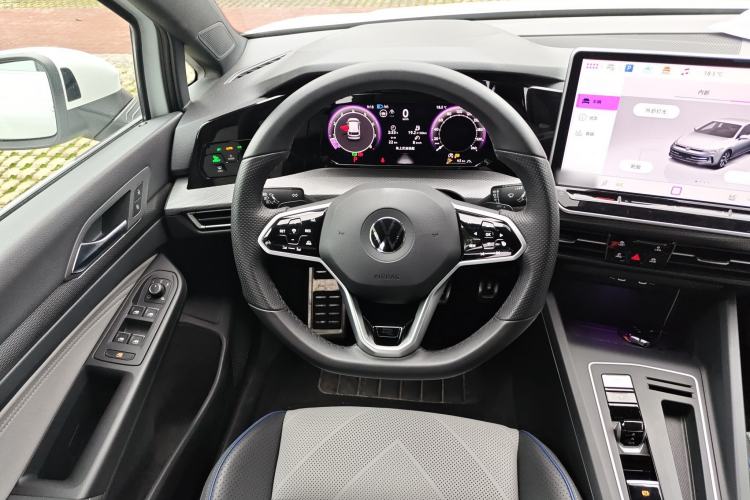 Used Volkswagen Golf 2025 300TSI R-Line Steering Wheel