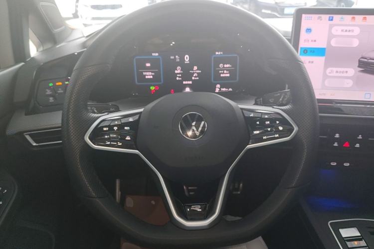 Used Volkswagen Golf 2025 300TSI R-Line Steering Wheel