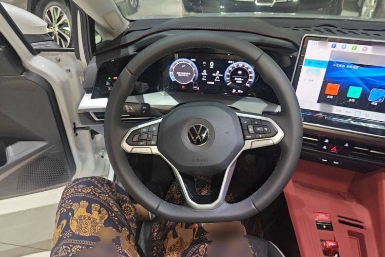 Used Volkswagen Golf 2025 300TSI Pro Steering Wheel