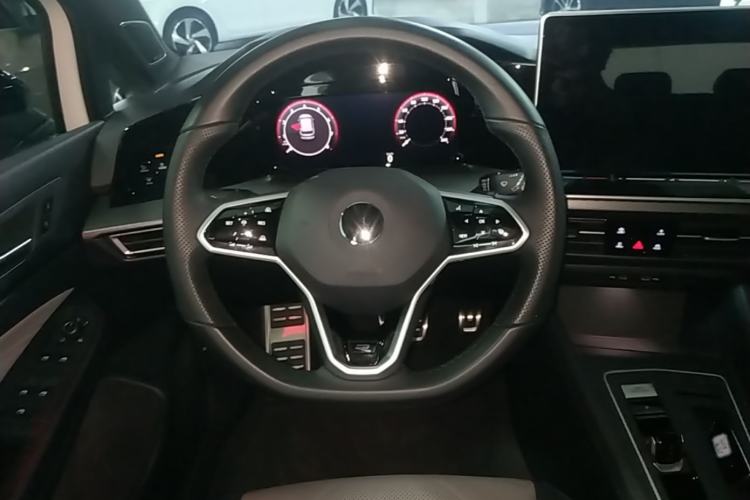 Used Volkswagen Golf 2025 300TSI R-Line Steering Wheel