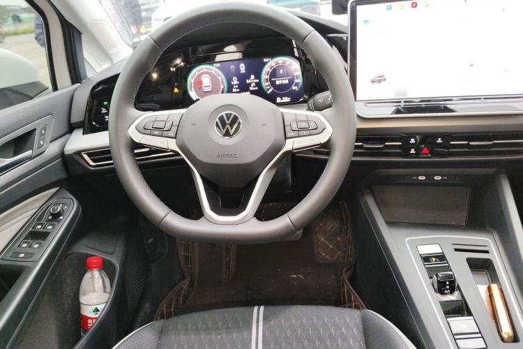 Used Volkswagen Golf 2025 Facelifted 300TSI Pro Steering Wheel