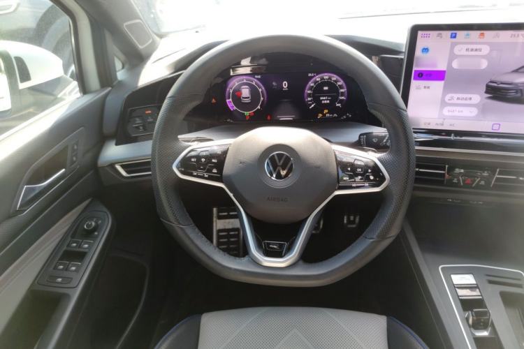 Used Volkswagen Golf 2025 300TSI R-Line Steering Wheel