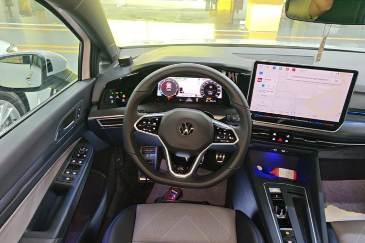 Used Volkswagen Golf 2025 300TSI R-Line Steering Wheel