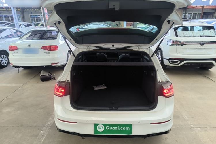 Used Volkswagen Golf 2025 300TSI R-Line Trunk