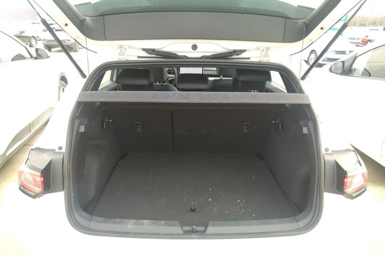 Used Volkswagen Golf 2025 300TSI R-Line Trunk