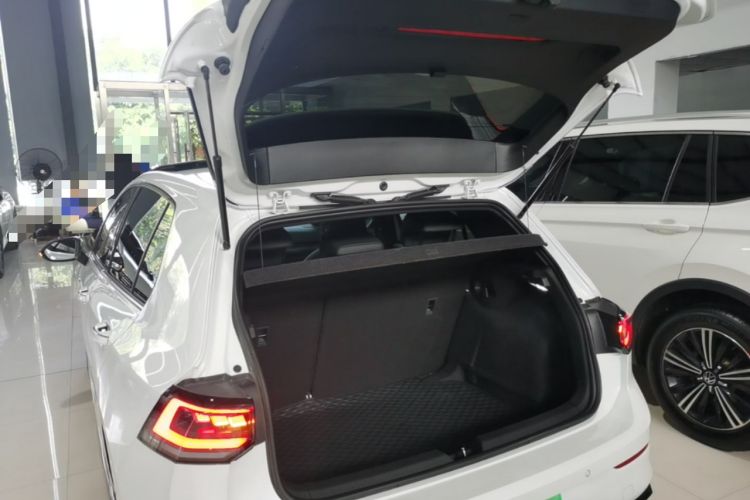 Used Volkswagen Golf 2025 300TSI R-Line Trunk