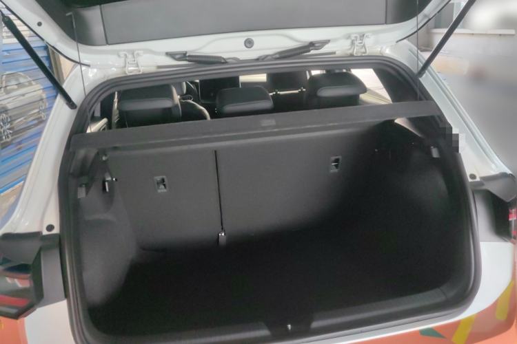Used Volkswagen Golf 2025 300TSI R-Line Trunk