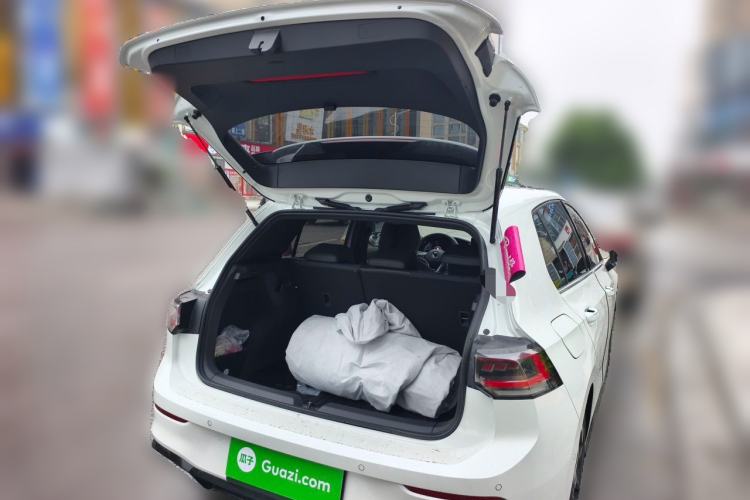 Used Volkswagen Golf 2025 300TSI R-Line Trunk