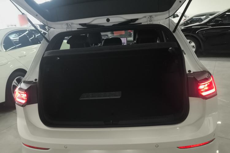 Used Volkswagen Golf 2025 300TSI R-Line Trunk