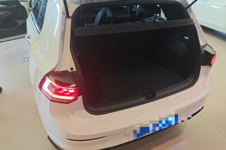 Used Volkswagen Golf 2025 300TSI R-Line Trunk